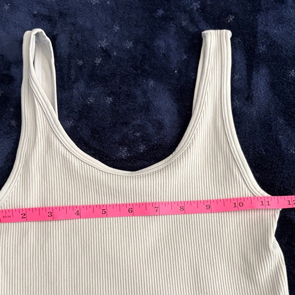 OQQ  Ribbed Crop Tank Top Small - Picture 4 of 4